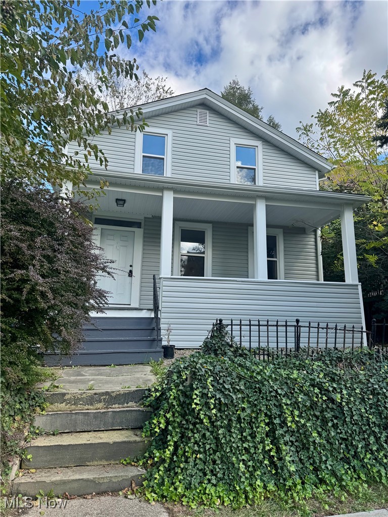 322 3rd Street NE
