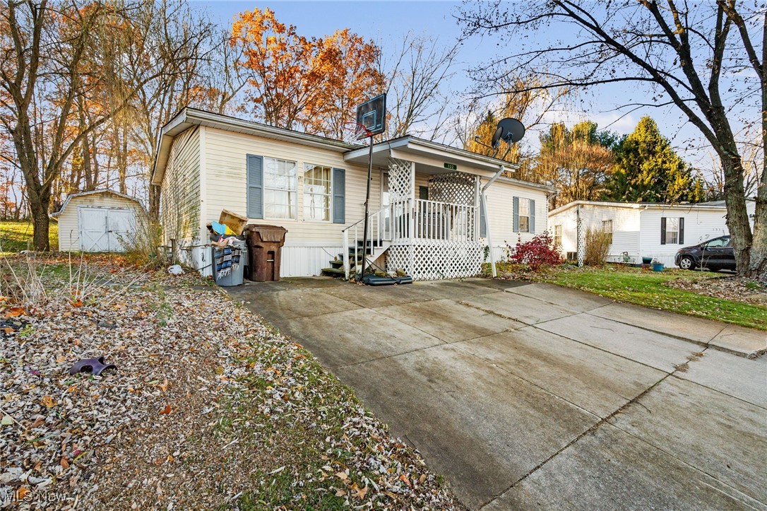 132 Thomas Boulevard NW