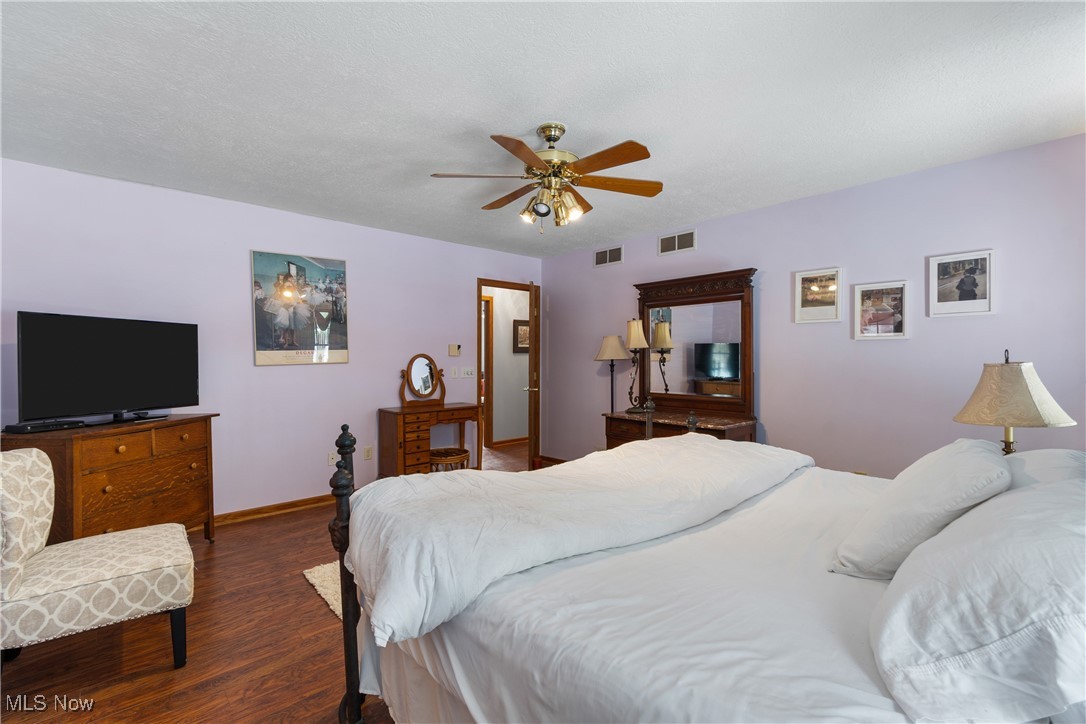 8779 Glenarden Circle NW