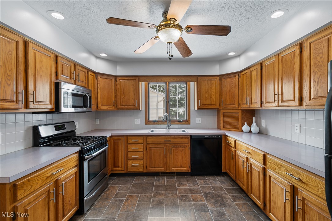 8779 Glenarden Circle NW