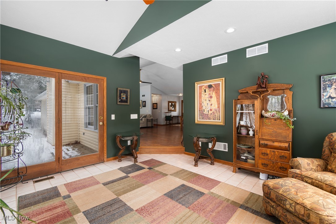 8779 Glenarden Circle NW