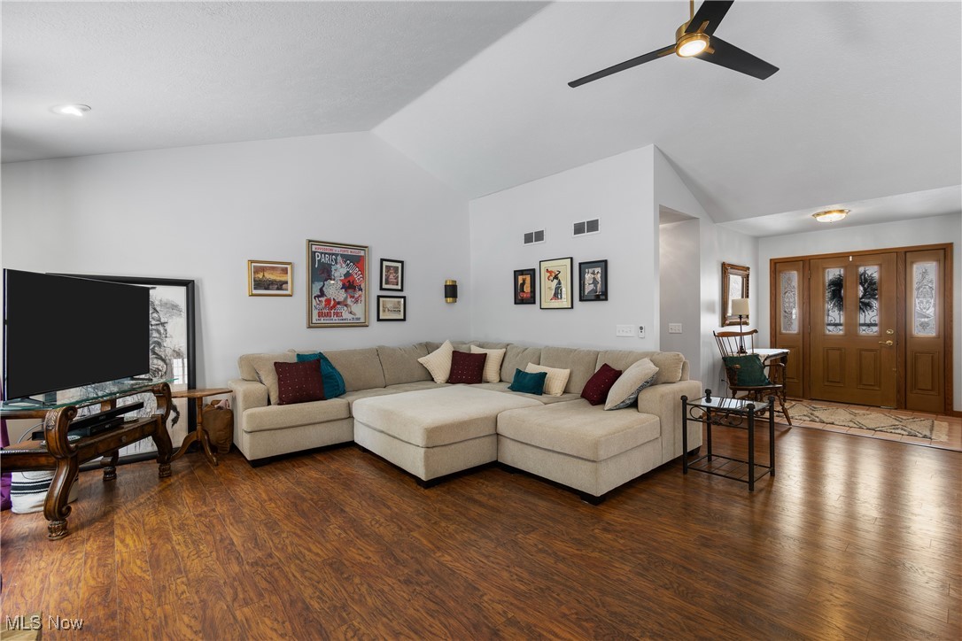 8779 Glenarden Circle NW