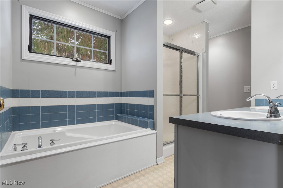 8779 Glenarden Circle NW