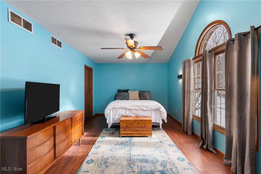 8779 Glenarden Circle NW