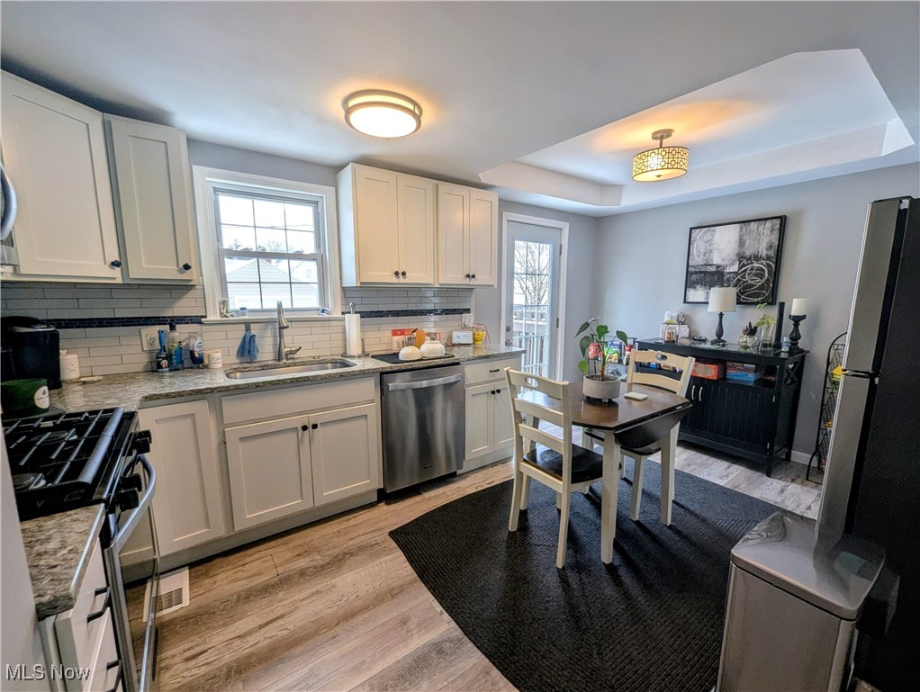 226 E 286th Street