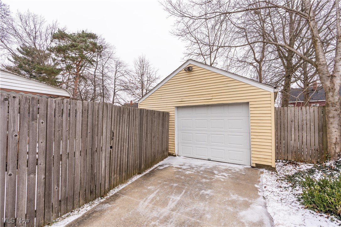 2863 Archwood Place