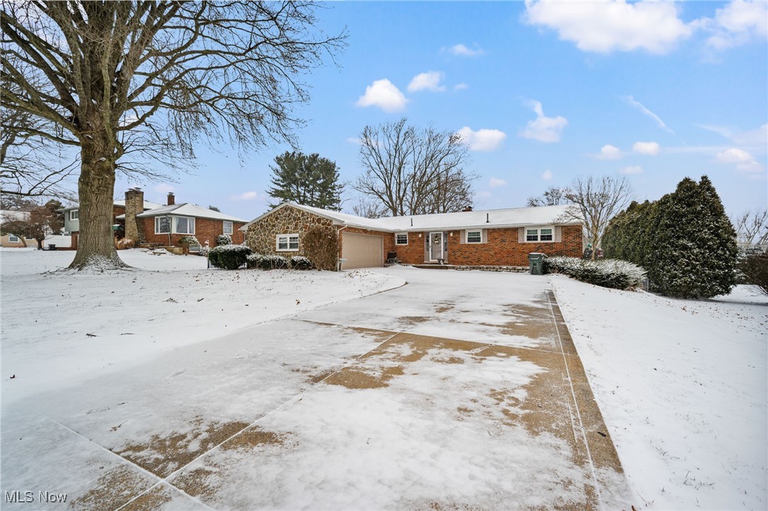 2685 Chaucer Drive NE