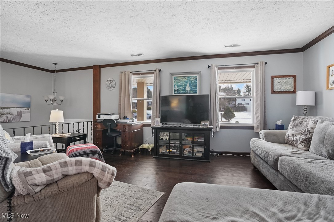 1601 Raywood Road