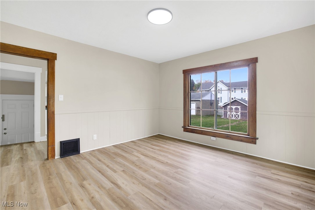 1607 18th Street NE