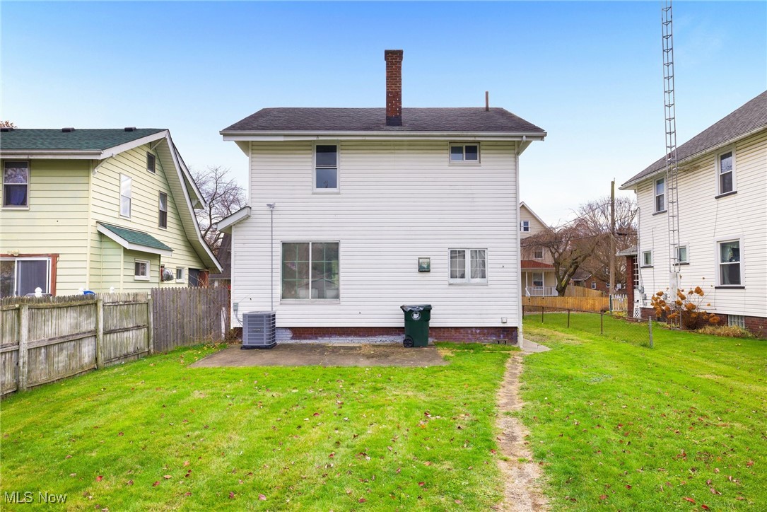 1607 18th Street NE