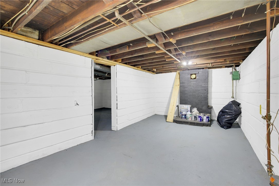 1607 18th Street NE