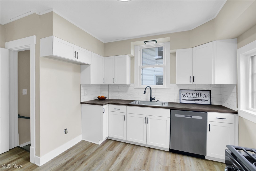 1607 18th Street NE