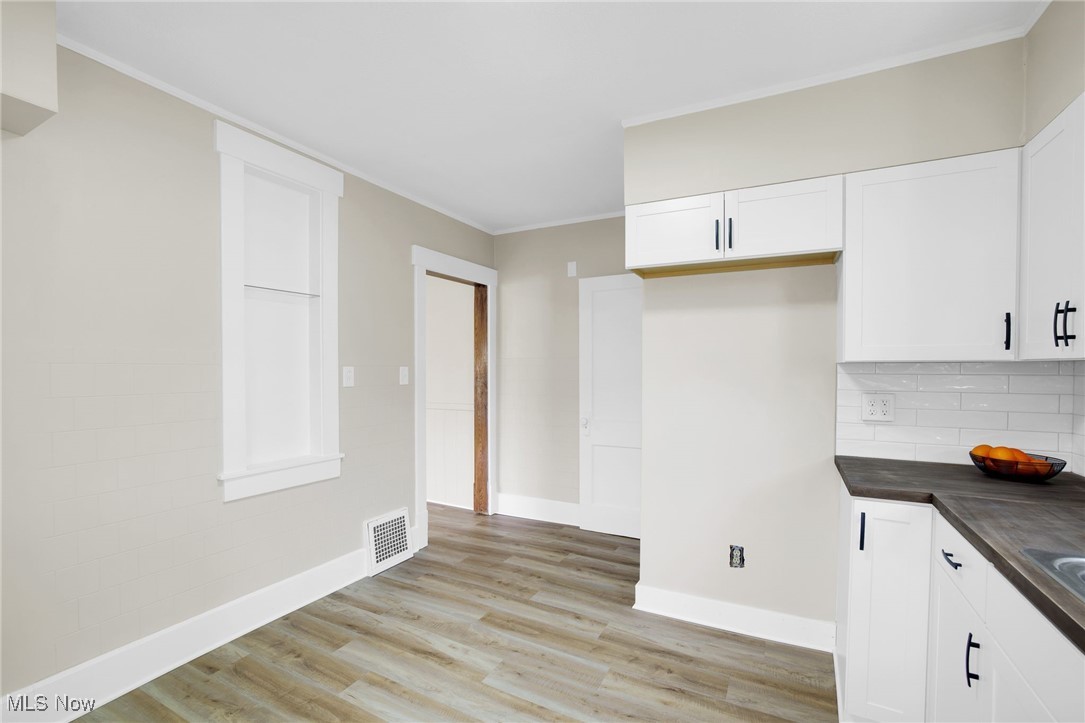 1607 18th Street NE