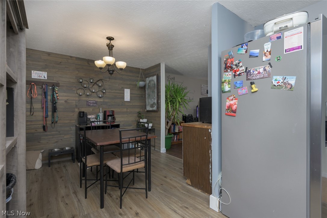 1033 Sunnywood Lane