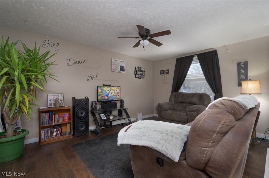 1033 Sunnywood Lane