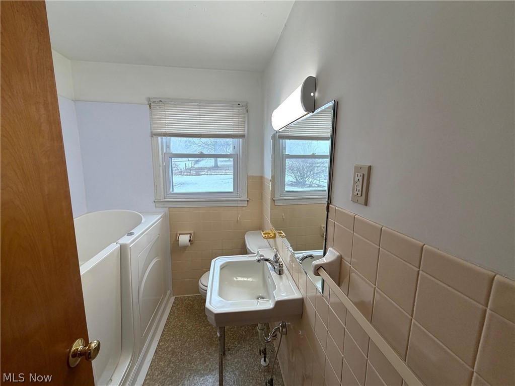 2229 Schneider Street NW