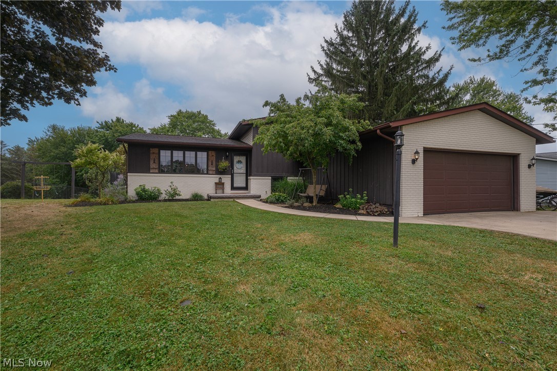 10299 Hunting Hills Avenue NE