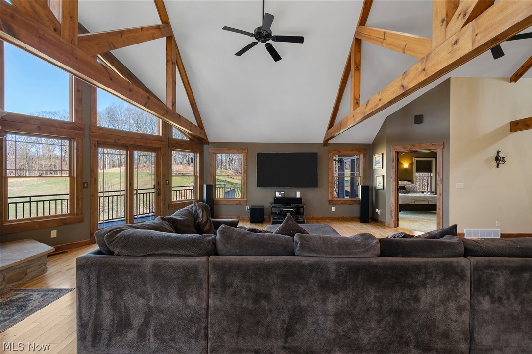 2517 Golfview Drive NE