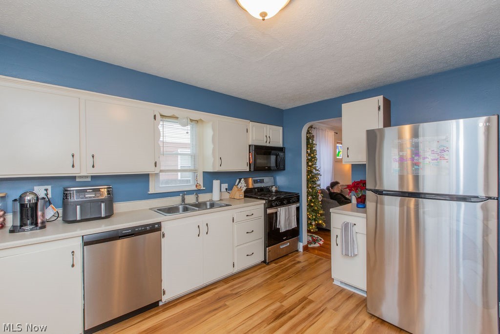 299 Inwood Boulevard