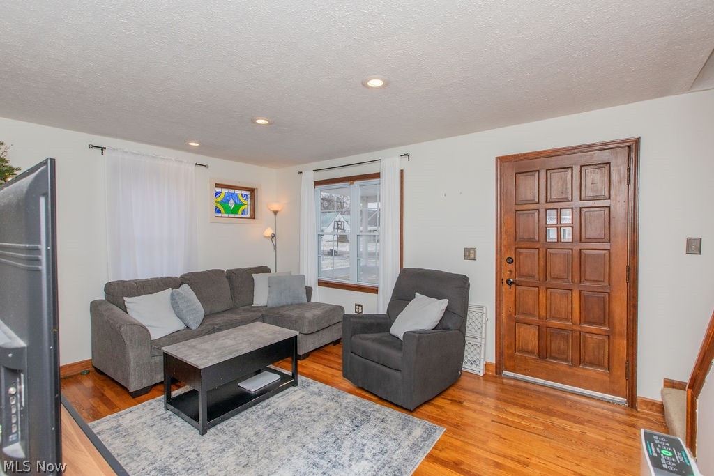 299 Inwood Boulevard