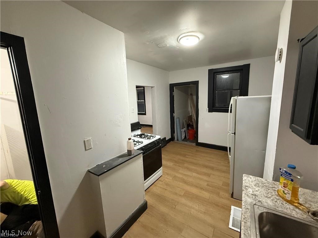 2113 W 104th Street