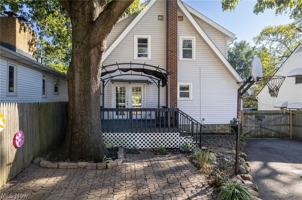 41 E Rosewood Avenue
