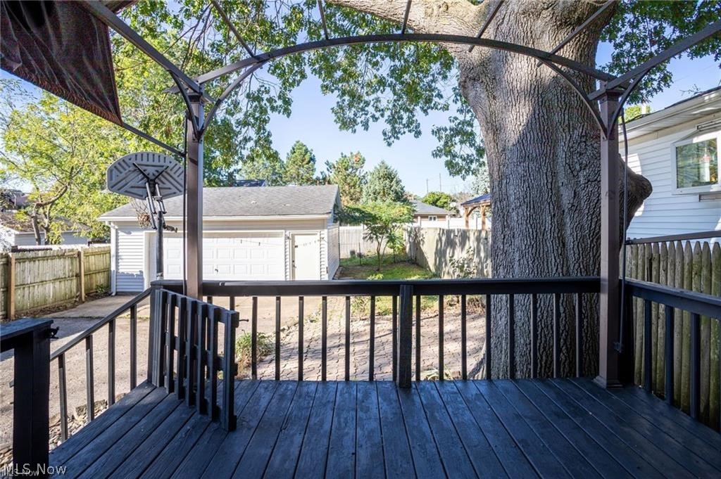 41 E Rosewood Avenue