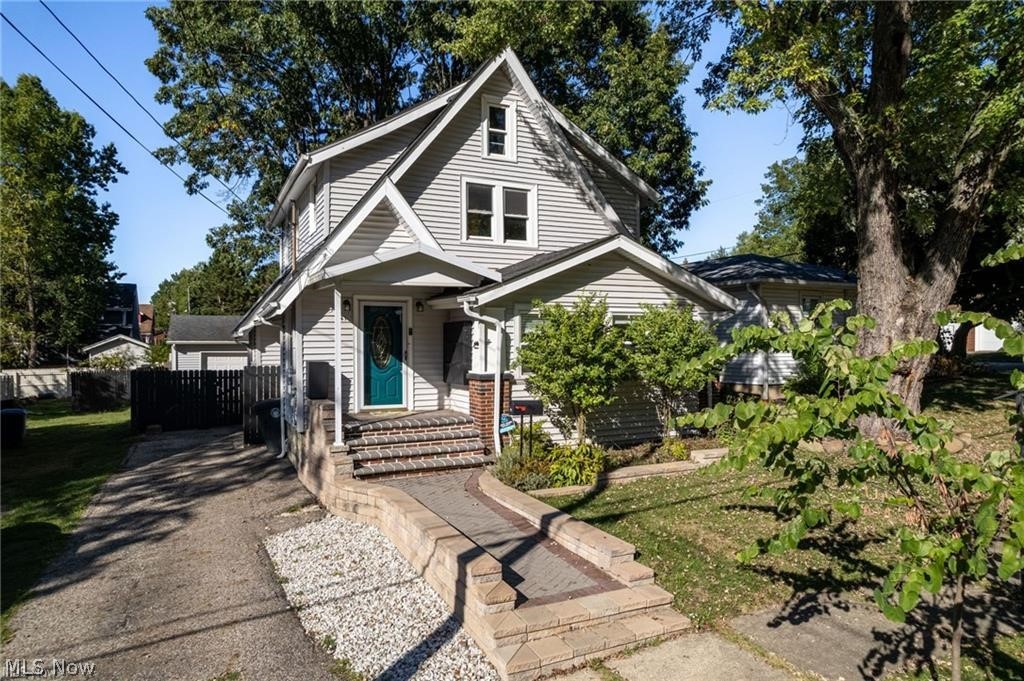 41 E Rosewood Avenue