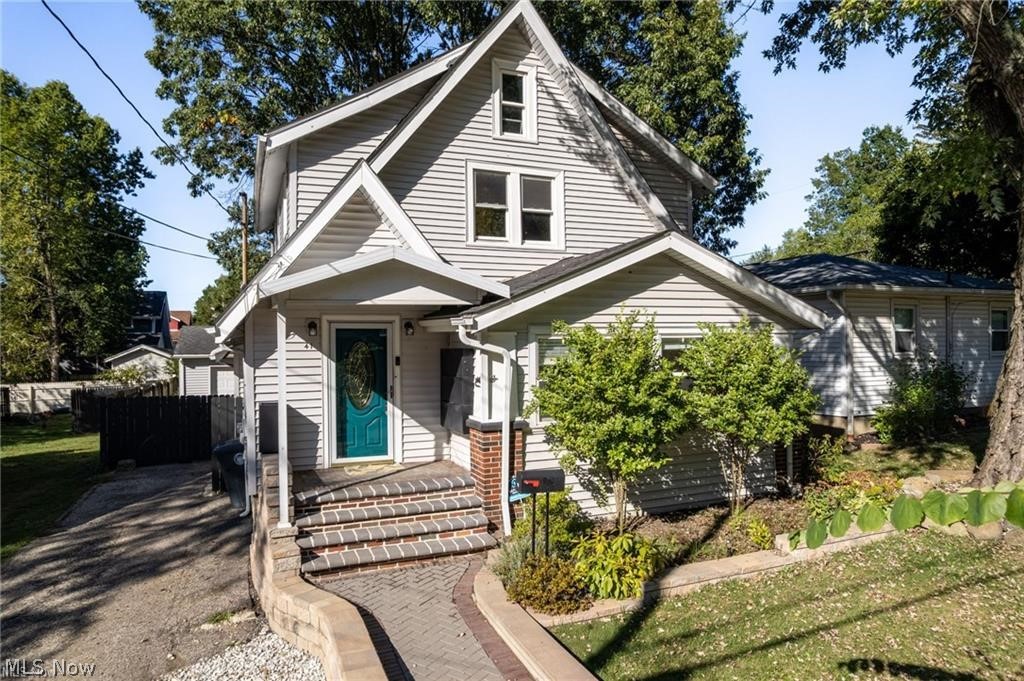 41 E Rosewood Avenue