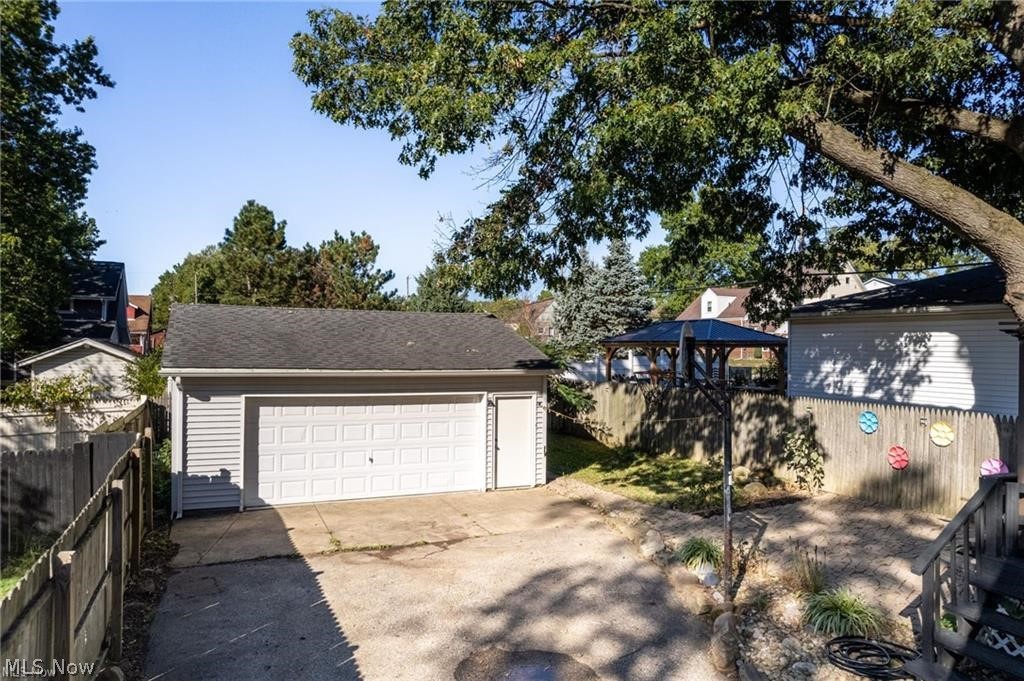 41 E Rosewood Avenue