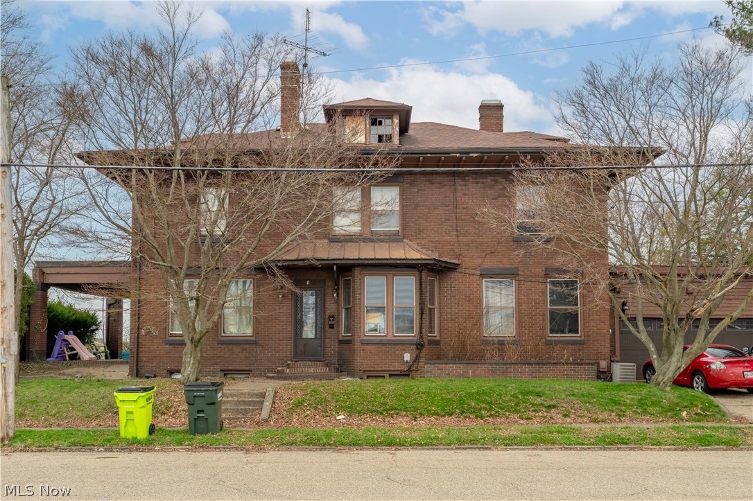 528 Lincoln Way E