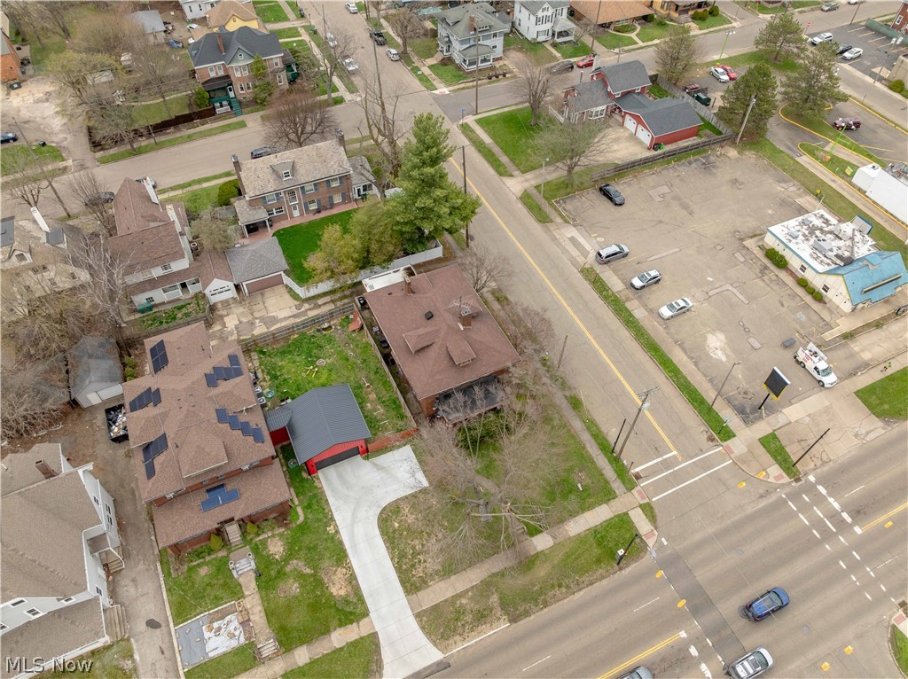 528 Lincoln Way E
