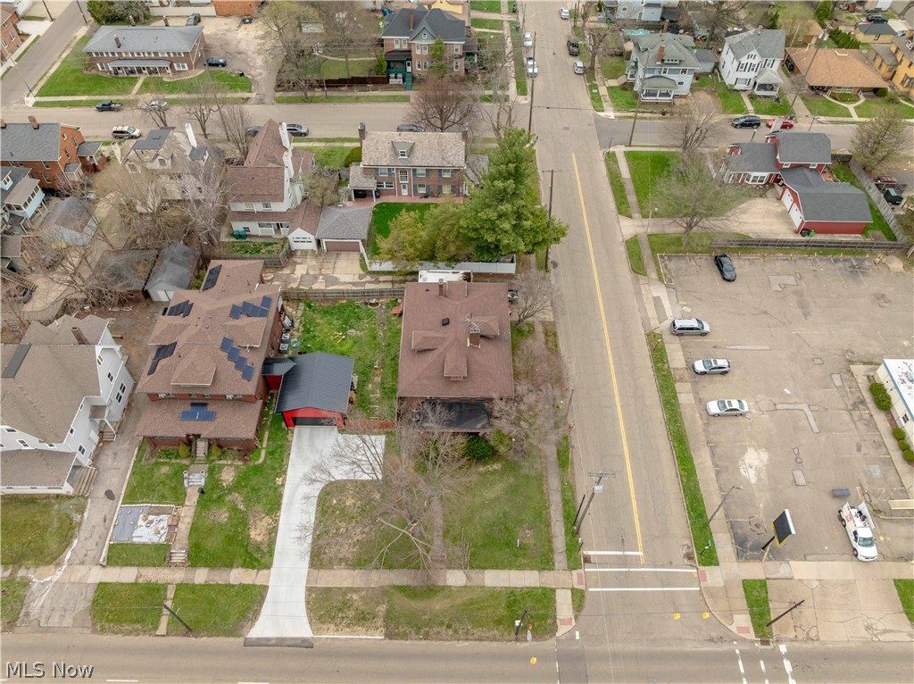 528 Lincoln Way E