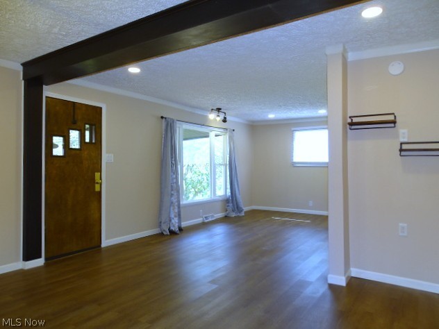 1010 Crestline Drive