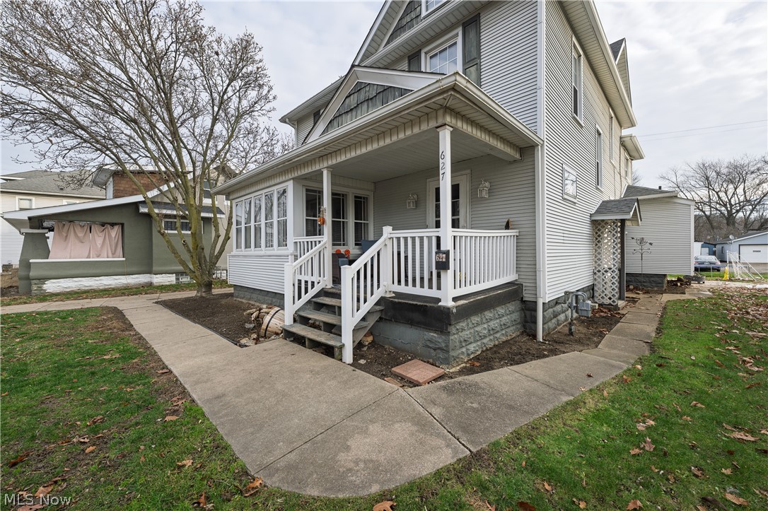 627 N Wooster Avenue