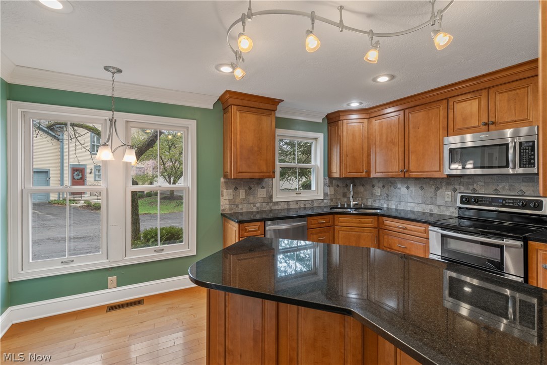 41 Hudson Common Drive