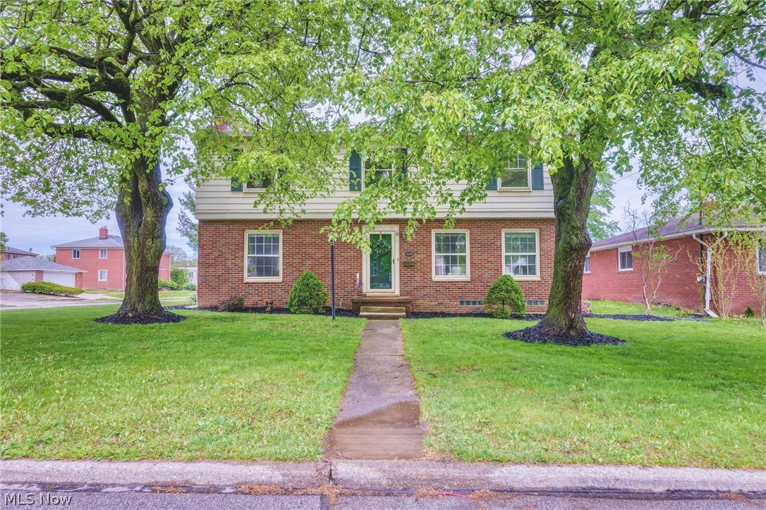 584 N Hawkins Avenue