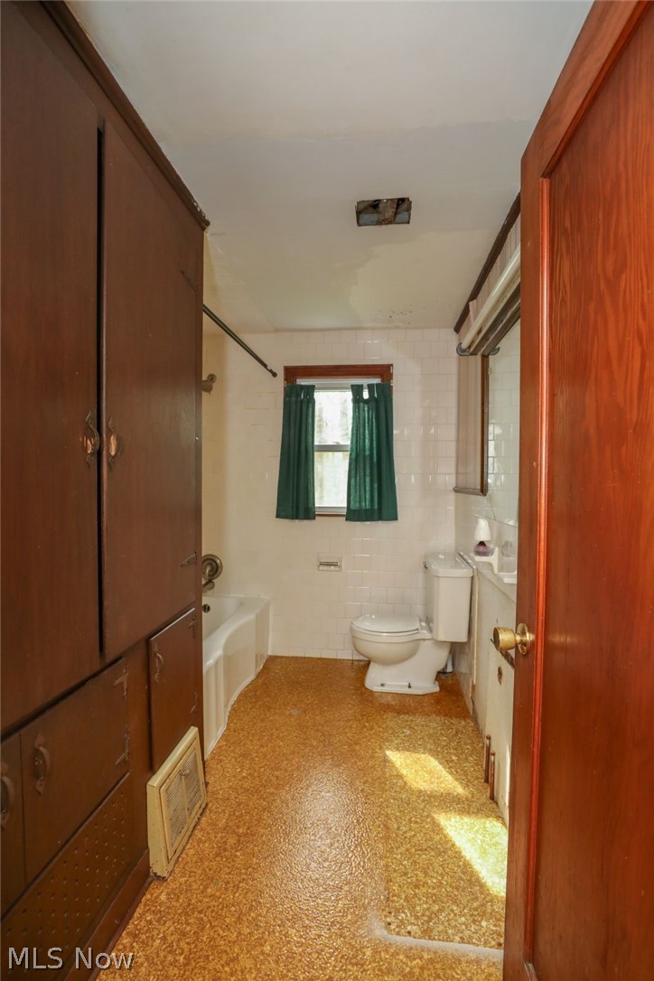 6425 Wall Street
