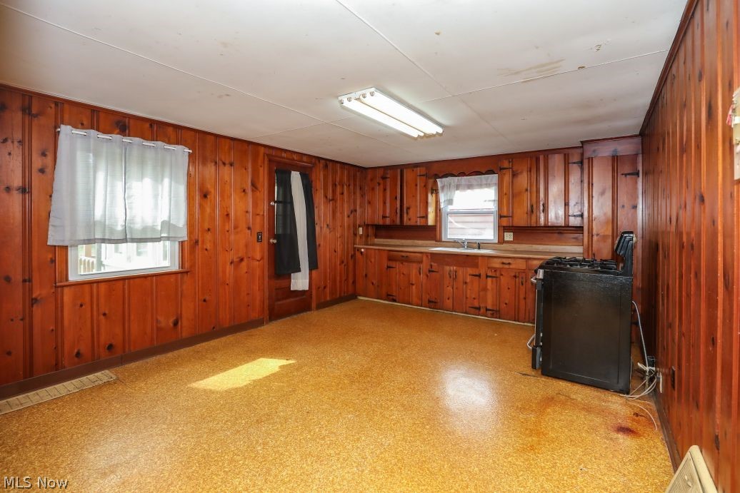 6425 Wall Street