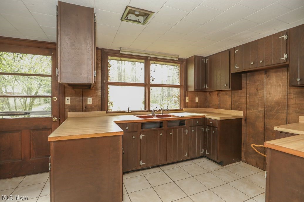 6425 Wall Street