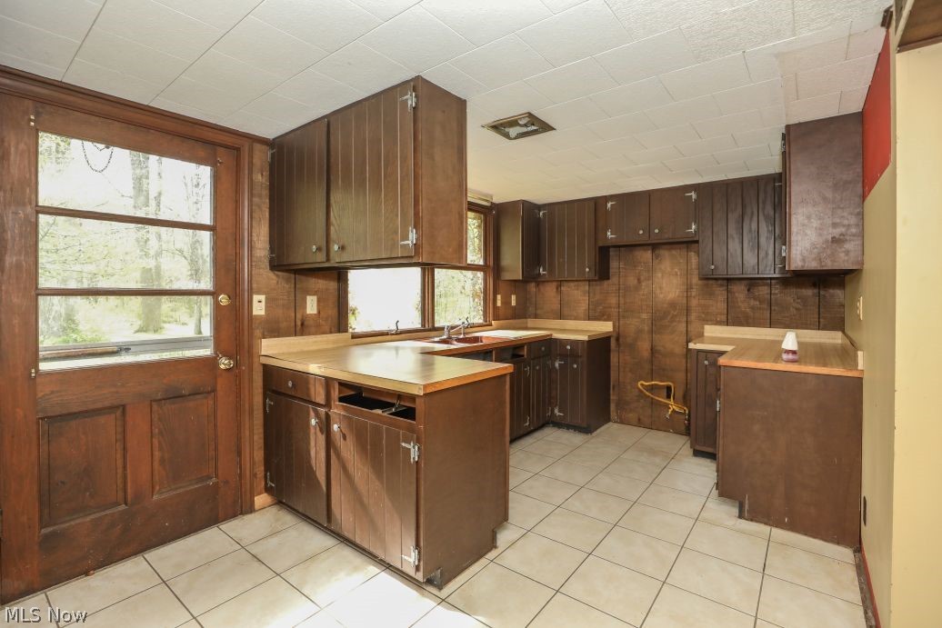 6425 Wall Street