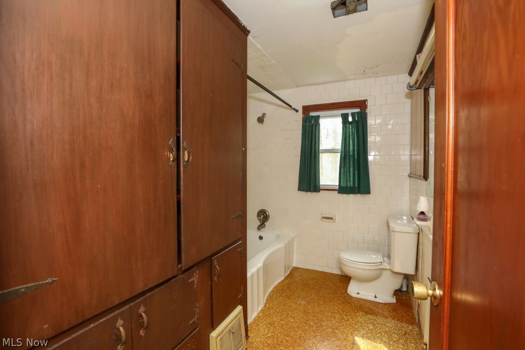 6425 Wall Street