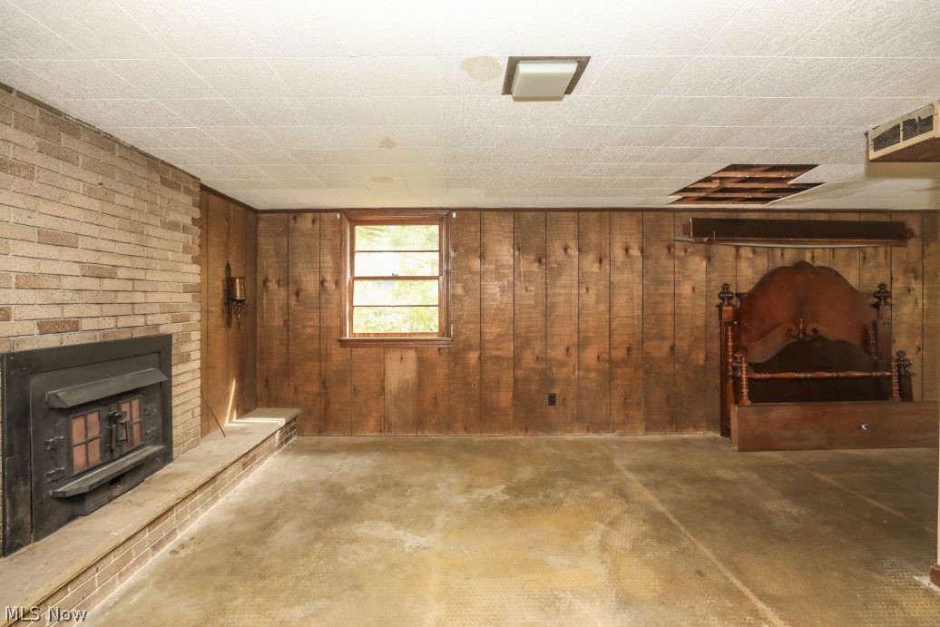 6425 Wall Street