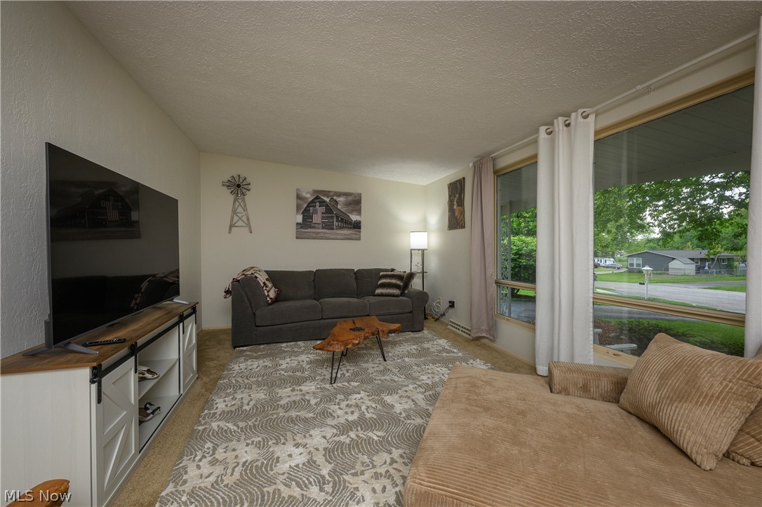 324 Lynn Circle NW