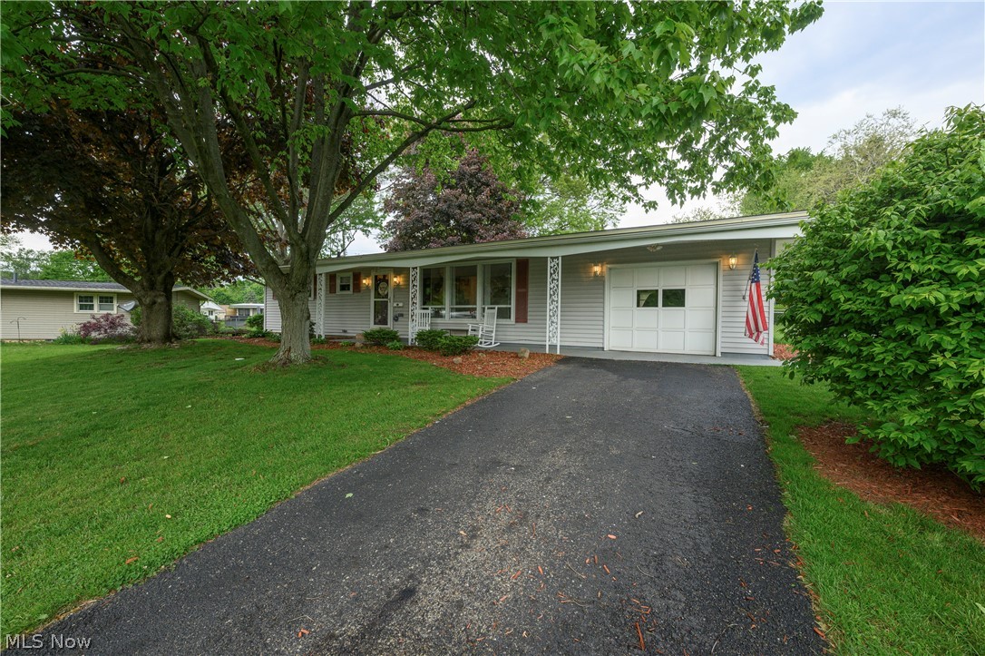 324 Lynn Circle NW