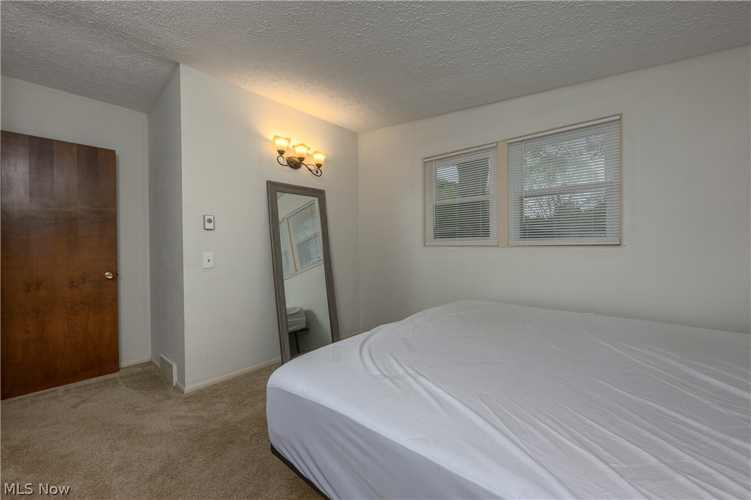 324 Lynn Circle NW