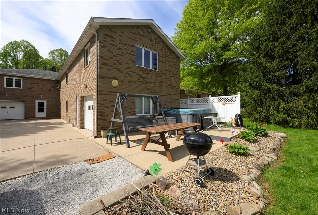 2677 Summit Road