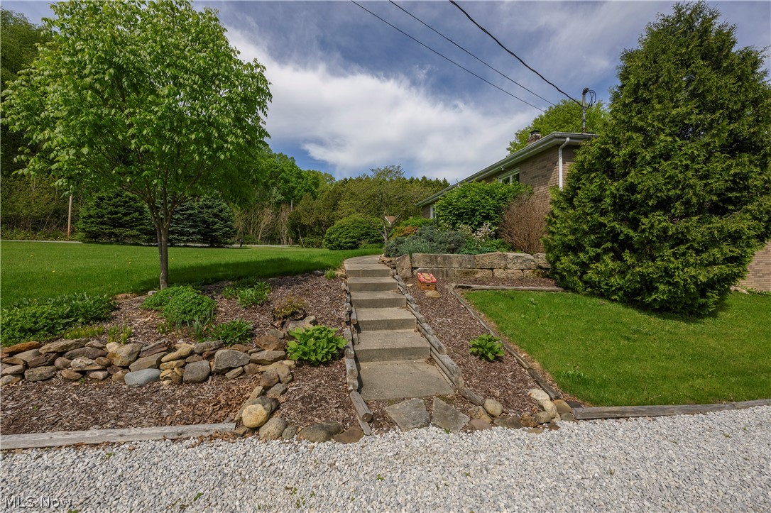 2677 Summit Road