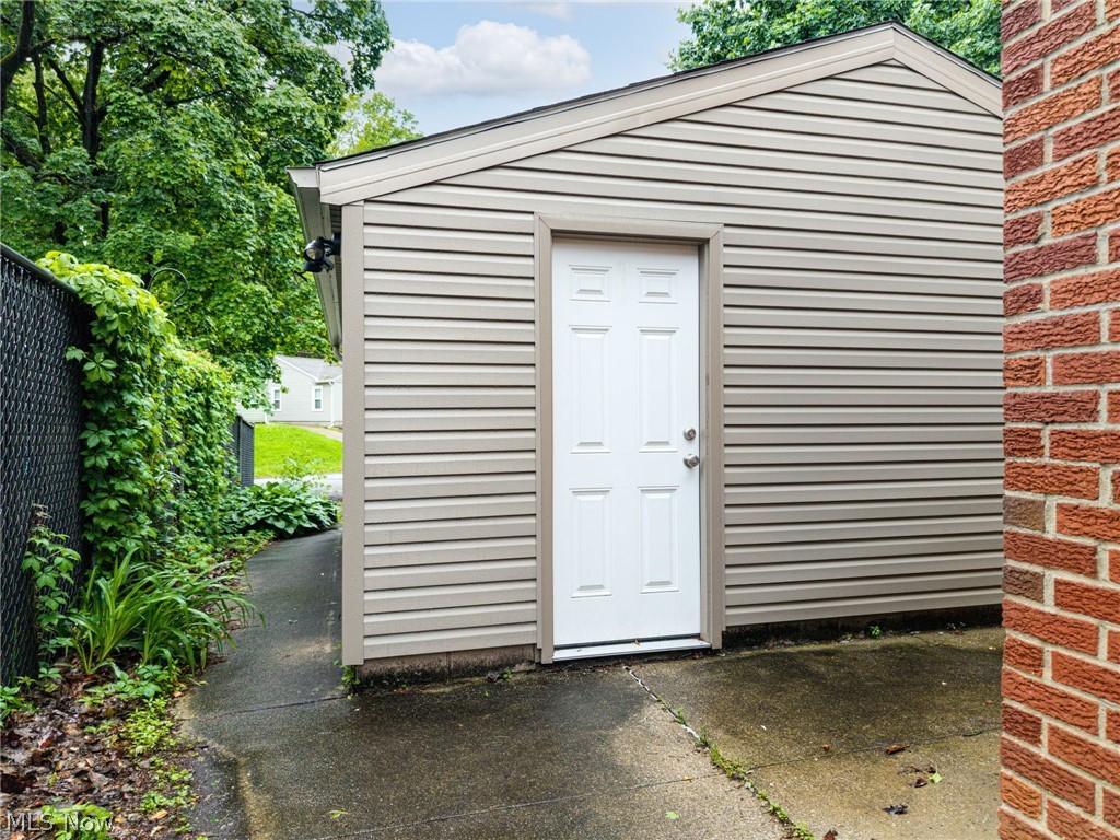 84 Pfeiffer Avenue