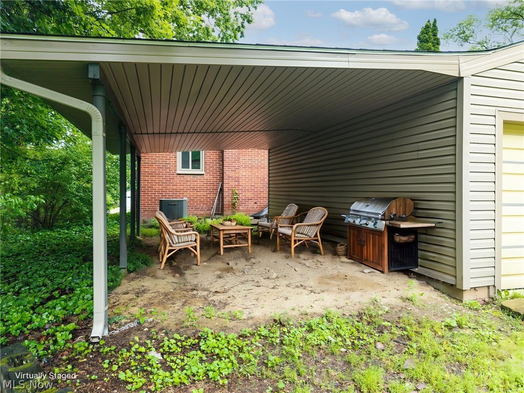 84 Pfeiffer Avenue